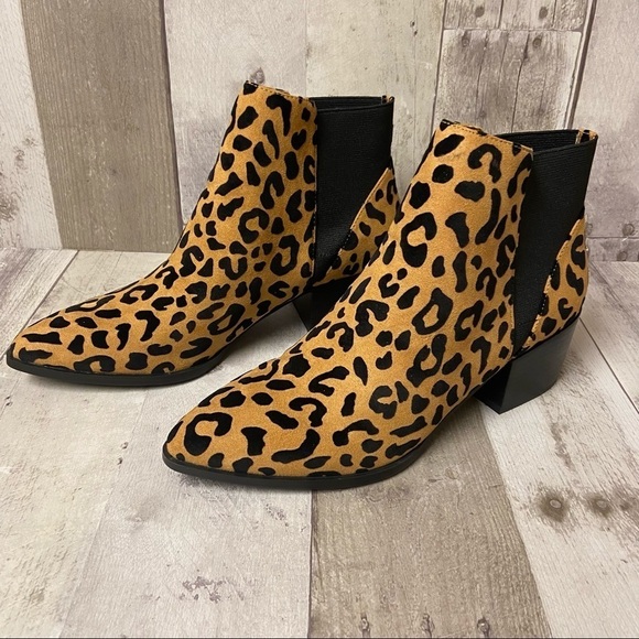 NWB Chinese Laundry Leopard Finn Booties Size 7.5 - Picture 3 of 12